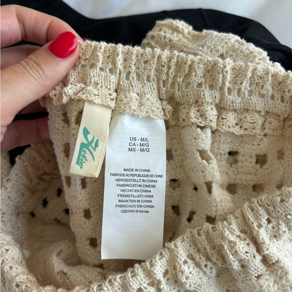 Crochet beach shorts - Picture 3 of 3